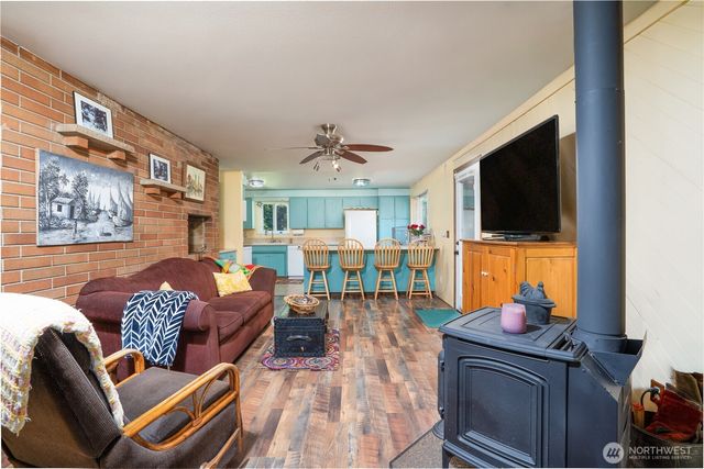 24201 42nd Avenue E, Spanaway, WA 98387