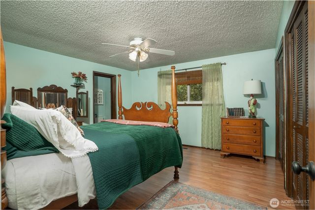 24201 42nd Avenue E, Spanaway, WA 98387