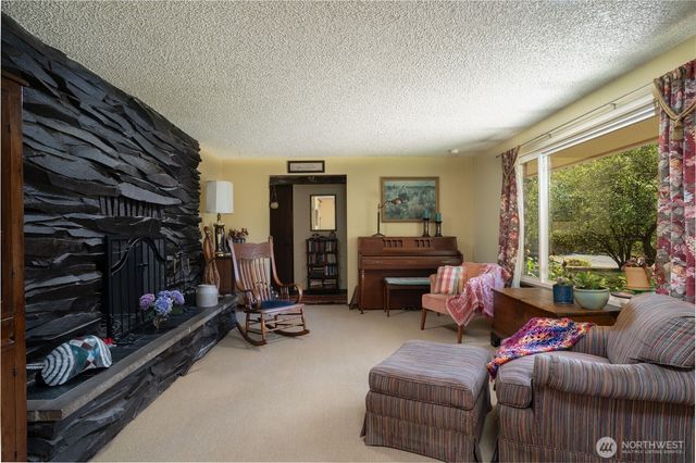 24201 42nd Avenue E, Spanaway, WA 98387