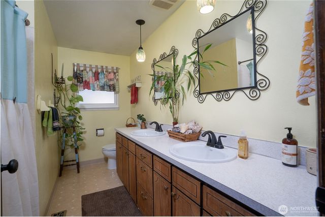 24201 42nd Avenue E, Spanaway, WA 98387