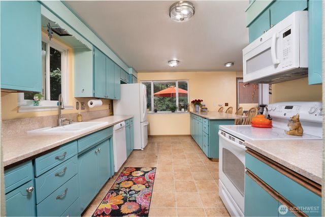 24201 42nd Avenue E, Spanaway, WA 98387