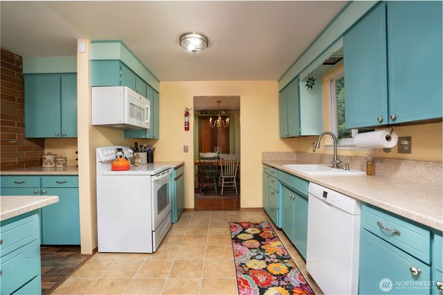 24201 42nd Avenue E, Spanaway, WA 98387