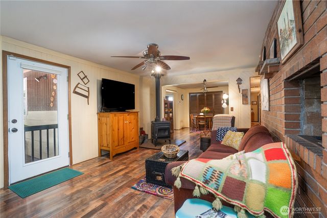 24201 42nd Avenue E, Spanaway, WA 98387