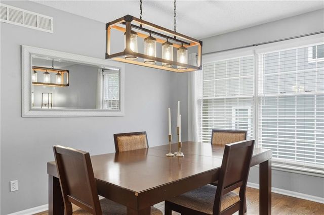 7511 N Palmer Avenue, Kansas City, MO 64158