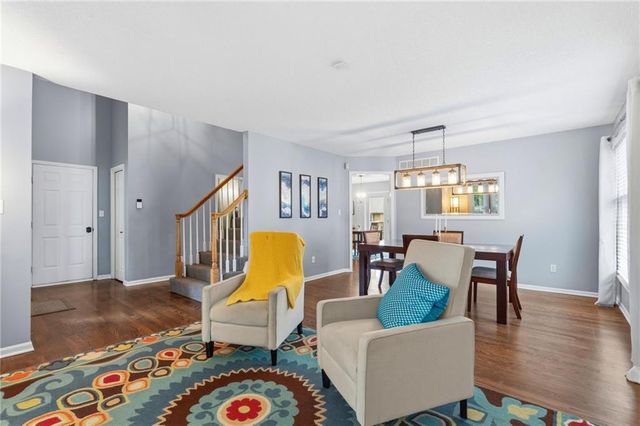 7511 N Palmer Avenue, Kansas City, MO 64158