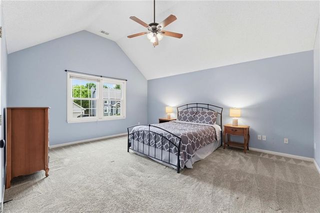 7511 N Palmer Avenue, Kansas City, MO 64158