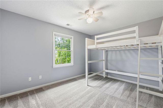 7511 N Palmer Avenue, Kansas City, MO 64158