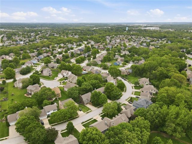 7511 N Palmer Avenue, Kansas City, MO 64158