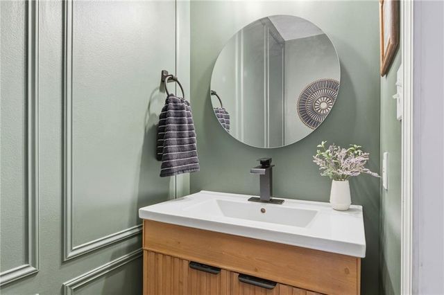 7511 N Palmer Avenue, Kansas City, MO 64158