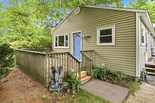 203 S Clinton Street, New Buffalo City, MI 49117