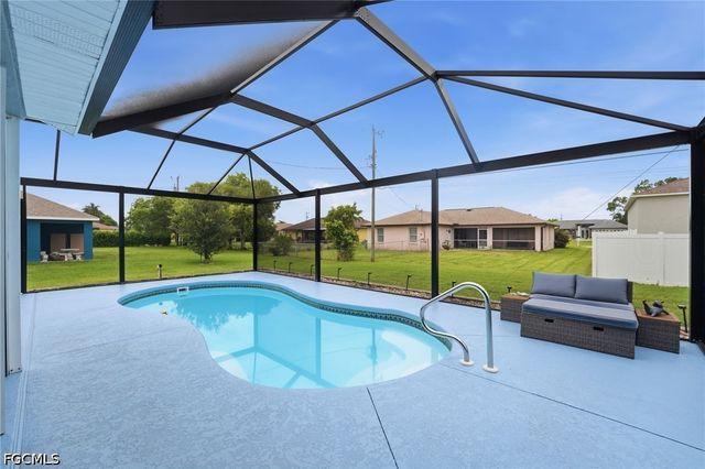 1212 SW 13th ST, Cape Coral, FL 33991