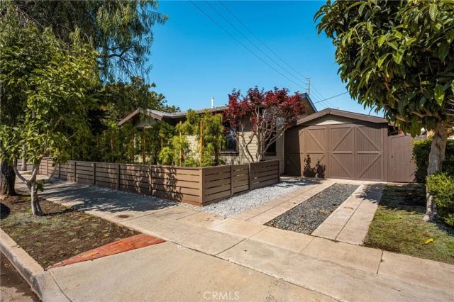 377 Ximeno Avenue, Long Beach, CA 90814