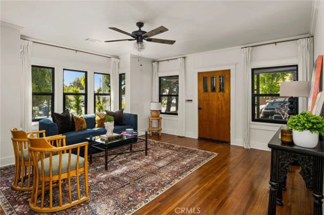 377 Ximeno Avenue, Long Beach, CA 90814