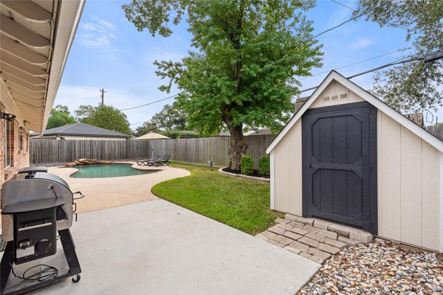 2302 Willowby Drive, Houston, TX 77008