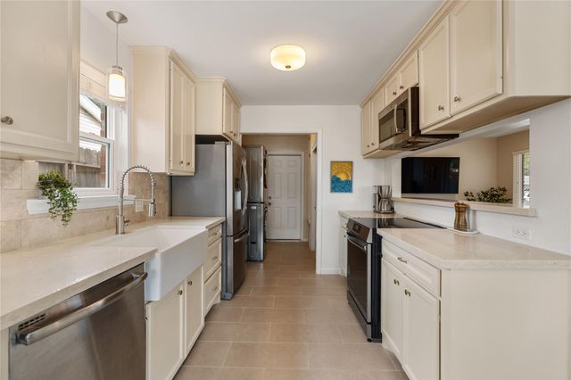 2302 Willowby Drive, Houston, TX 77008