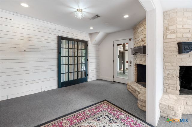 209 S Main Street, Salado, TX 76571