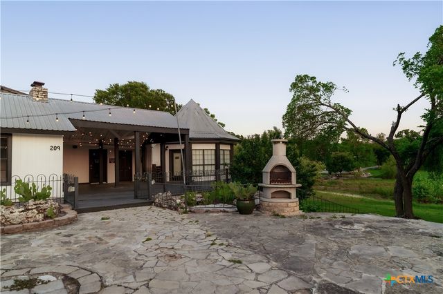 209 S Main Street, Salado, TX 76571