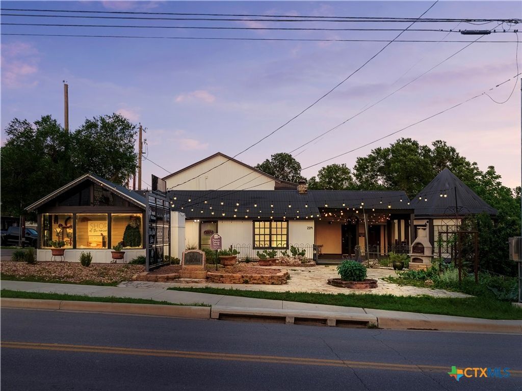 209 S Main Street, Salado, TX 76571