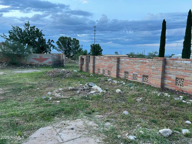 7256 S COLE Lane, Hereford, AZ 85615