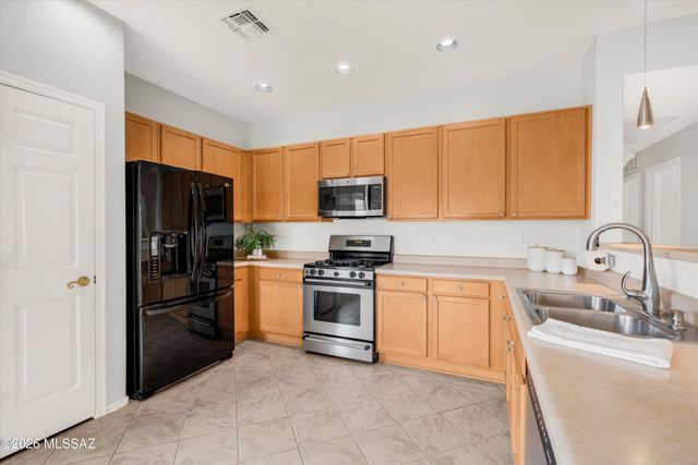 5529 W Crimson Bluff Drive, Marana, AZ 85658