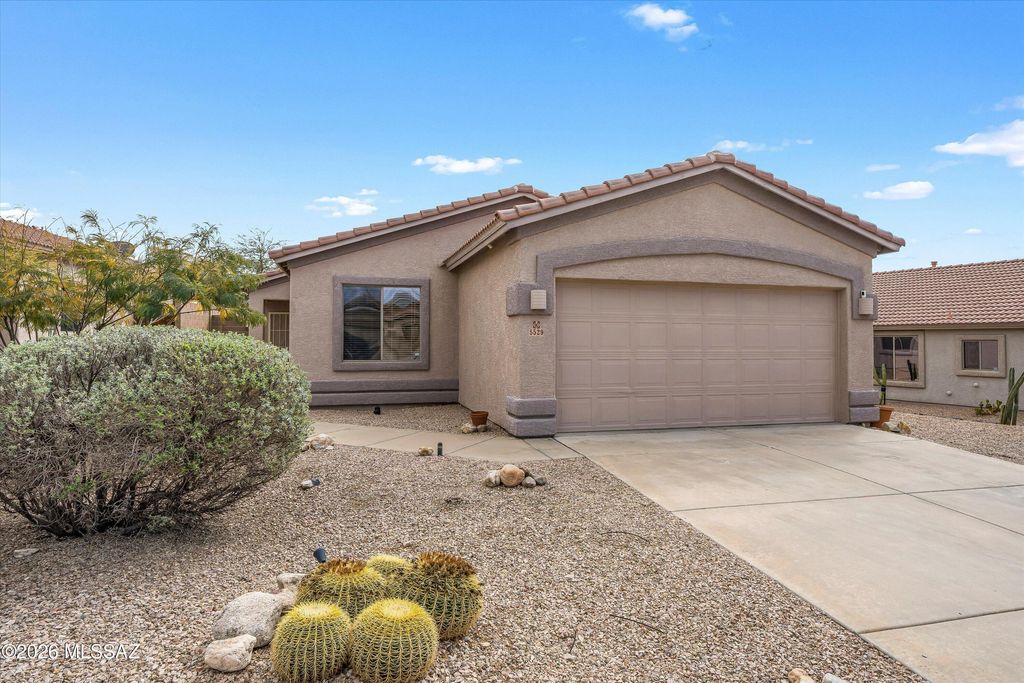 5529 W Crimson Bluff Drive, Marana, AZ 85658