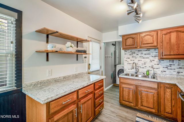 1136 Nela Parkway, Toledo, OH 43615