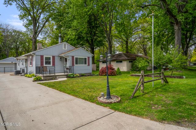 1136 Nela Parkway, Toledo, OH 43615