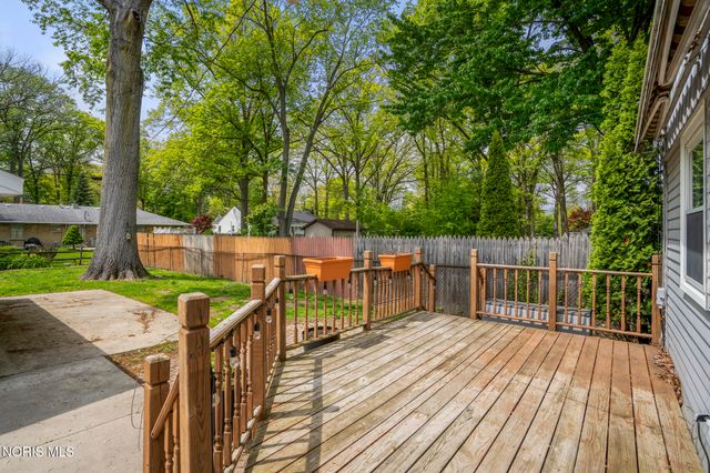 1136 Nela Parkway, Toledo, OH 43615