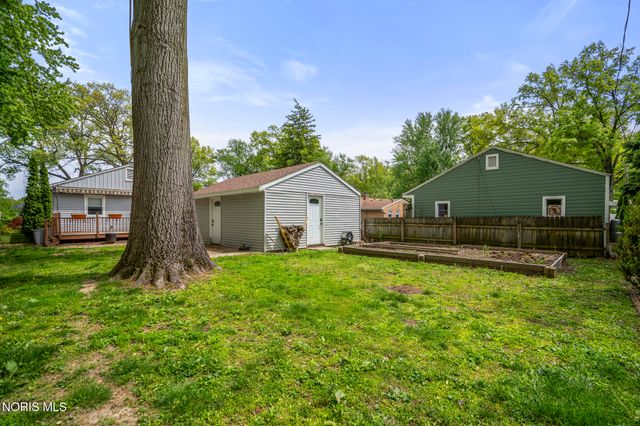 1136 Nela Parkway, Toledo, OH 43615
