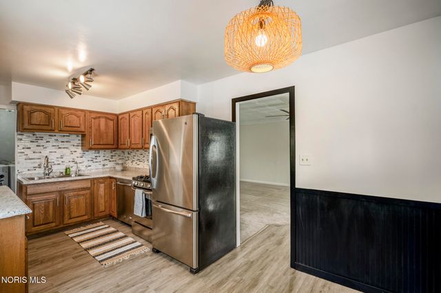 1136 Nela Parkway, Toledo, OH 43615