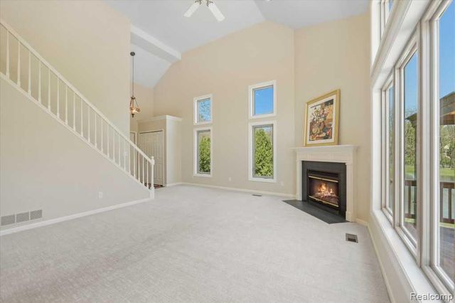 7042 Autumn Wood Drive, Hamburg Township, MI 48116