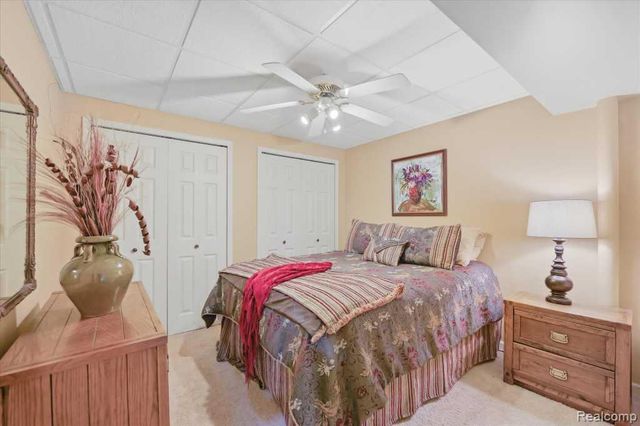 7042 Autumn Wood Drive, Hamburg Township, MI 48116