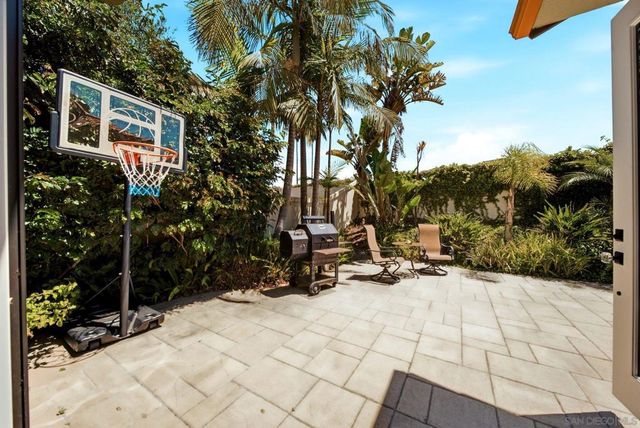 5750 Caminito Empresa, La Jolla, CA 92037