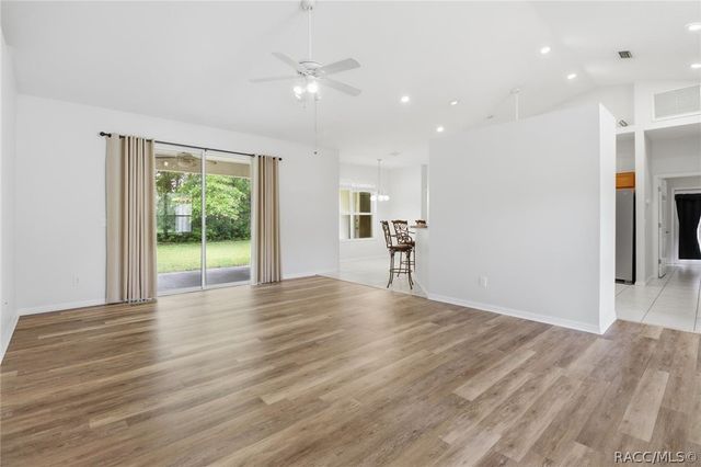 23 Pine Street, Homosassa, FL 34446