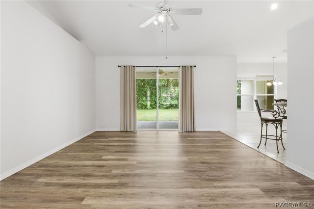 23 Pine Street, Homosassa, FL 34446