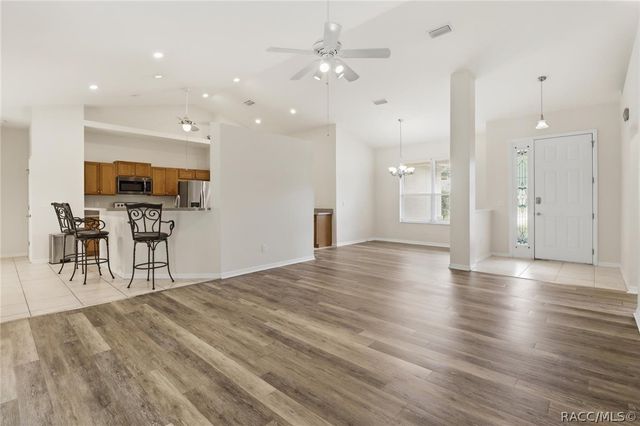 23 Pine Street, Homosassa, FL 34446