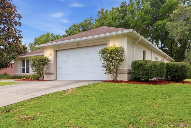 23 Pine Street, Homosassa, FL 34446