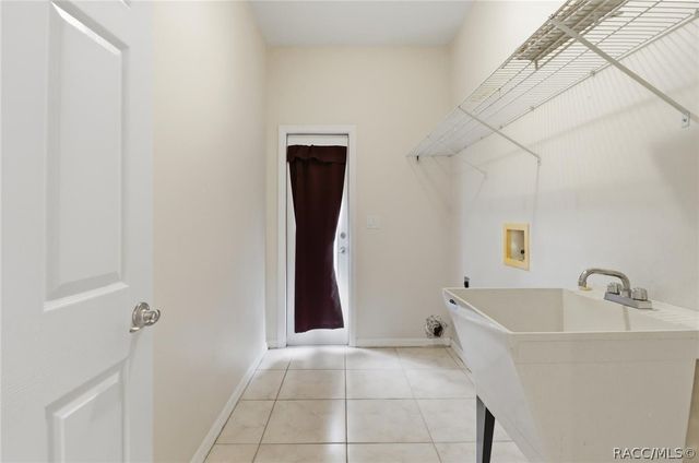 23 Pine Street, Homosassa, FL 34446