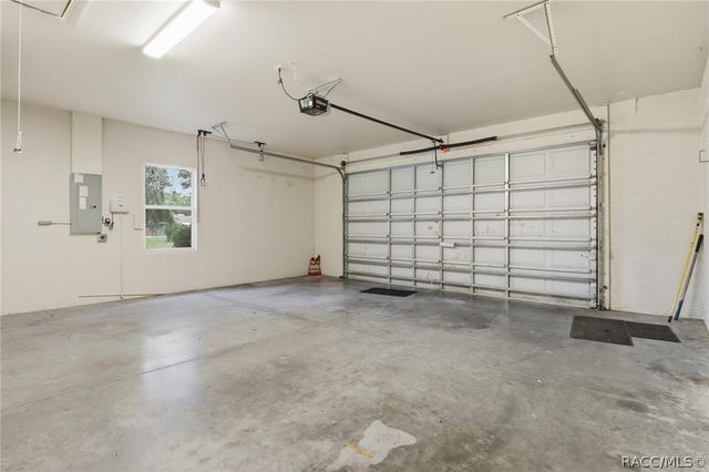23 Pine Street, Homosassa, FL 34446