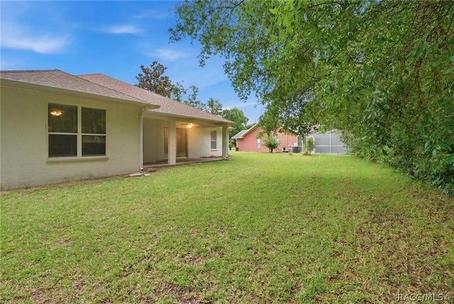 23 Pine Street, Homosassa, FL 34446