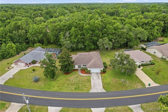 23 Pine Street, Homosassa, FL 34446