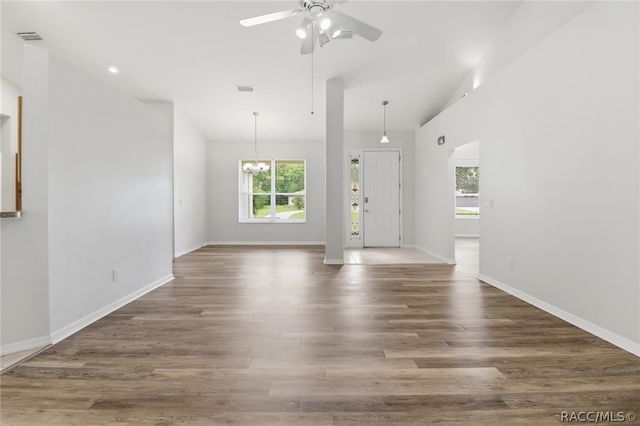 23 Pine Street, Homosassa, FL 34446