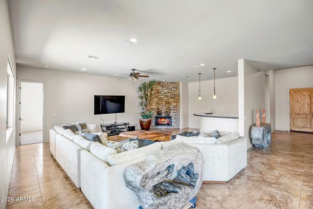 1121 E SADDLE MOUNTAIN Road, Phoenix, AZ 85086