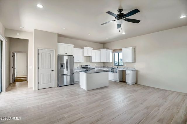 1121 E SADDLE MOUNTAIN Road, Phoenix, AZ 85086