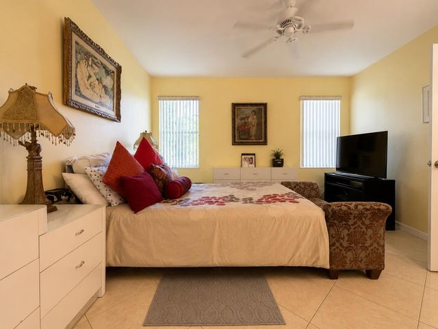 12598 Crystal Pointe Drive B, Boynton Beach, FL 33437