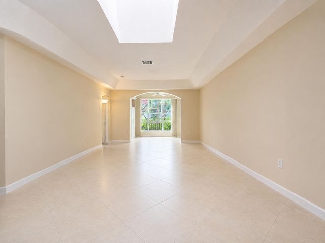 12598 Crystal Pointe Drive B, Boynton Beach, FL 33437