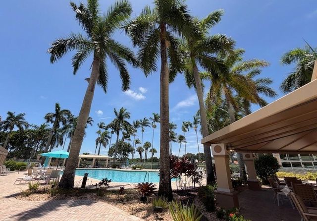 12598 Crystal Pointe Drive B, Boynton Beach, FL 33437