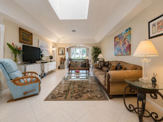12598 Crystal Pointe Drive B, Boynton Beach, FL 33437
