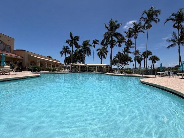 12598 Crystal Pointe Drive B, Boynton Beach, FL 33437