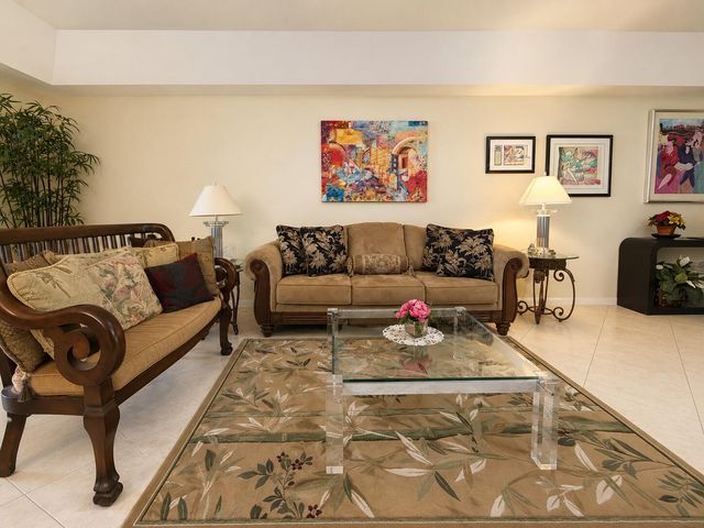 12598 Crystal Pointe Drive B, Boynton Beach, FL 33437